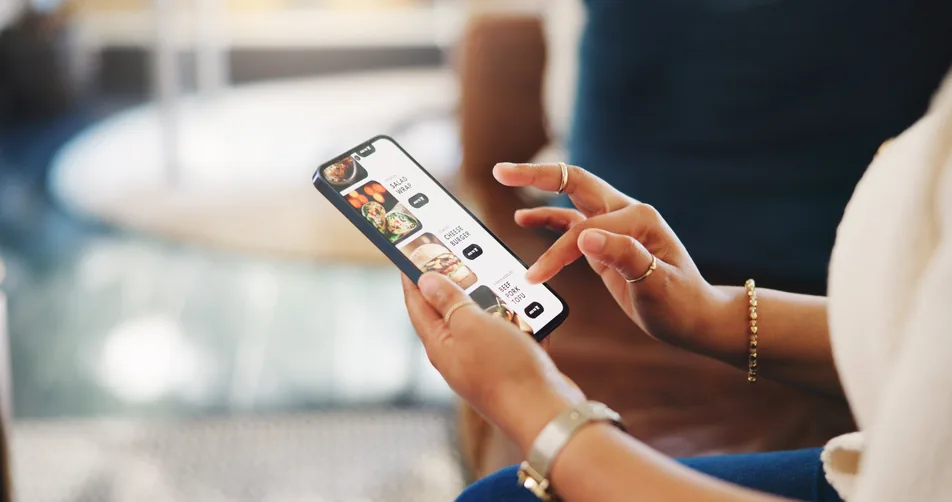 Site web designer responsive sur mobile, tablette et ordinateur